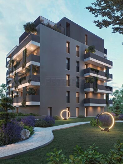 Appartamento con 5 locali in vendita in Via Carlo Farini, Vicenza