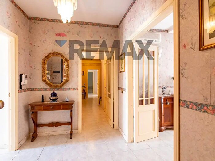 Casa con 19 locali in vendita in Ragusa