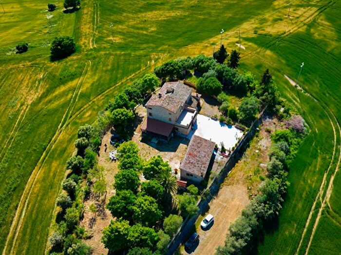 Casa con 6 locali in affitto in Località Rinaldi, Montecassiano