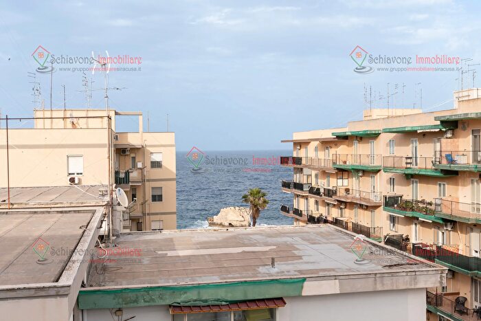 Appartamento con 6 locali in vendita in Siracusa