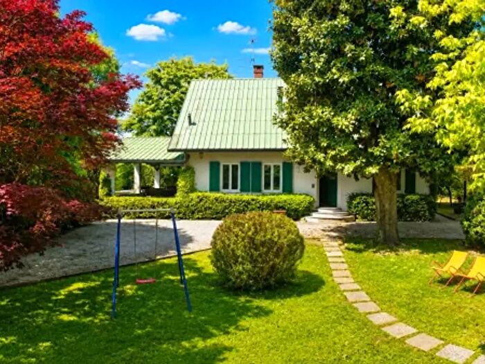 Casa con 6 locali in vendita in Via Visconta, Besana In Brianza