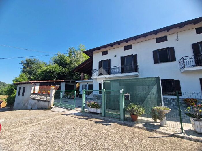 Casa con 6 locali in vendita in Via Valinosio, Cortandone