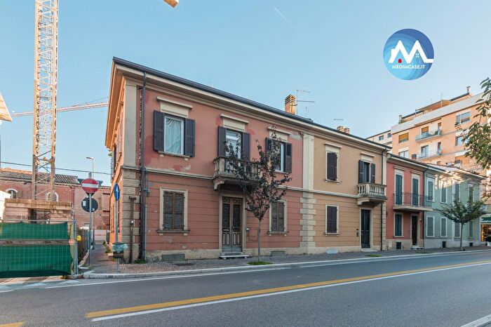 Casa con 5 locali in vendita in Viale Alessandro Manzoni, Pesaro