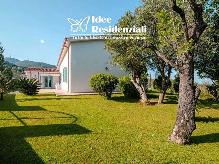 Casa quadrilocale in vendita in Olbia