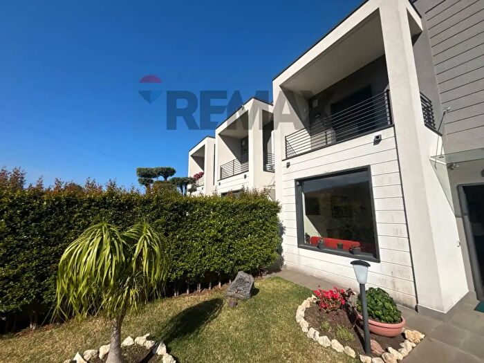 Casa con 6 locali in vendita in Via Vittorio Emanuele, Zafferana Etnea
