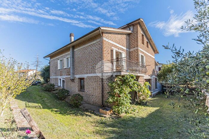 Casa con 5 locali in vendita in Via Lorenzo da Viterbo, Corchiano
