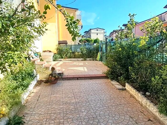 Appartamento trilocale in vendita in Via Bologna, Villaricca
