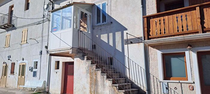 Appartamento con 5 locali in vendita in Traversa E Sopra La Fontana, Castel Di Sangro
