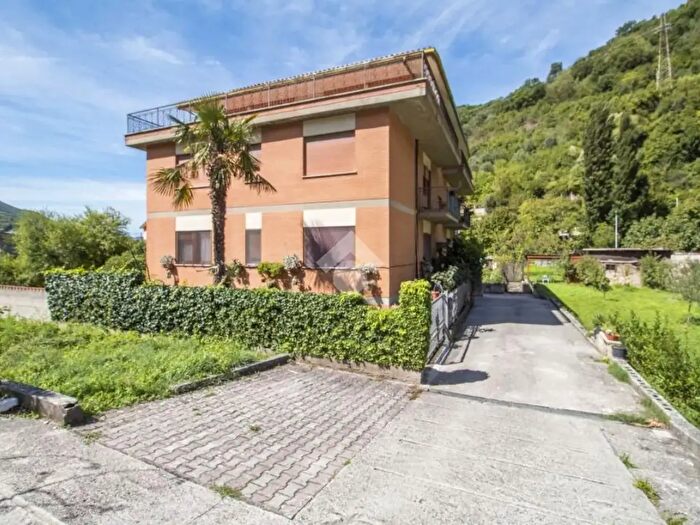 Appartamento quadrilocale in vendita in Via della Stazione, Antrodoco