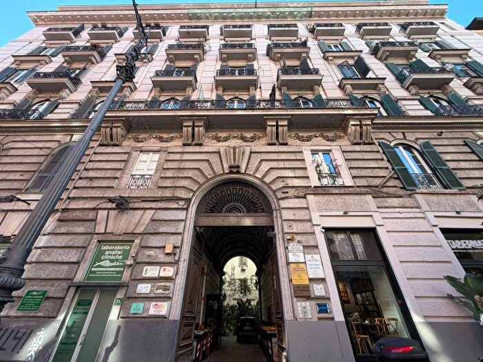 Appartamento bilocale in affitto in Via Cardinale Guglielmo Sanfelice, Porto Municipio, Napoli