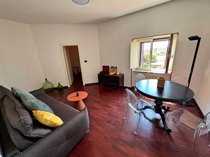 Appartamento trilocale in affitto in Piazza Dante Alighieri, Santa Maria degli Angeli, Assisi