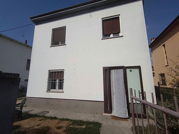 Casa quadrilocale in affitto in Via Fratelli Bedeschi, Centro, Alfonsine