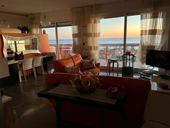 Appartamento quadrilocale in vendita in Via Virgilio, Bordighera