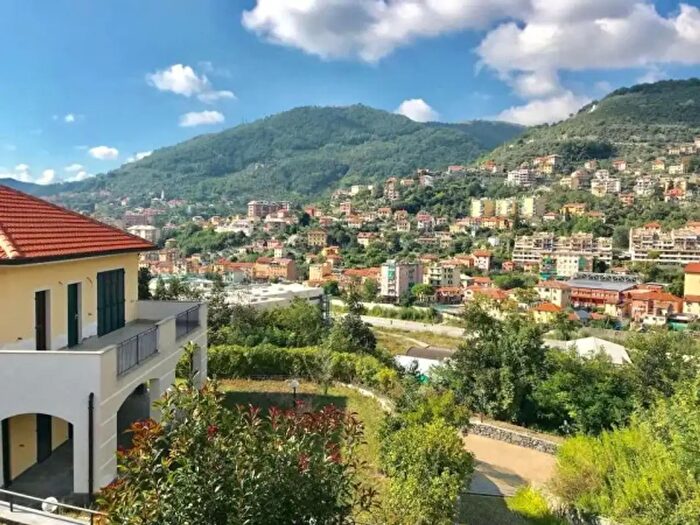 Appartamento con 6 locali in vendita in Via Giovanni da Verrazzano, Genova