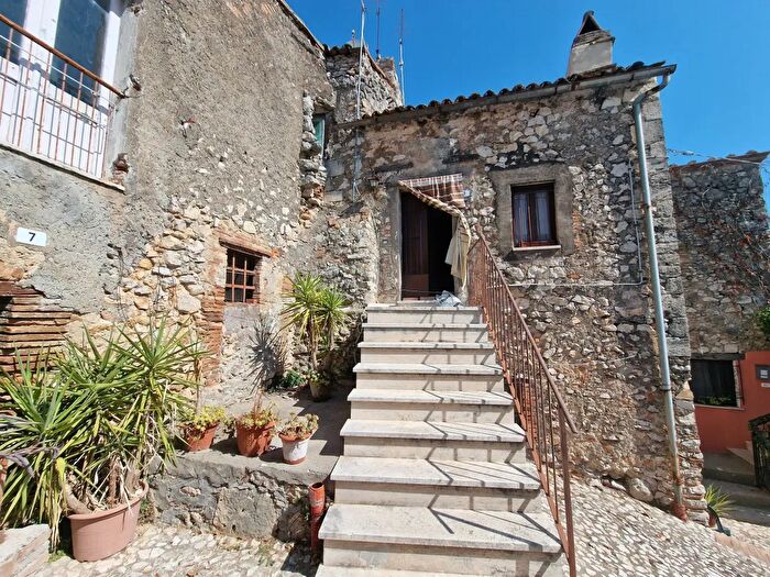 Casa quadrilocale in vendita in Vicolo dell'Ospedale, Lugnano In Teverina