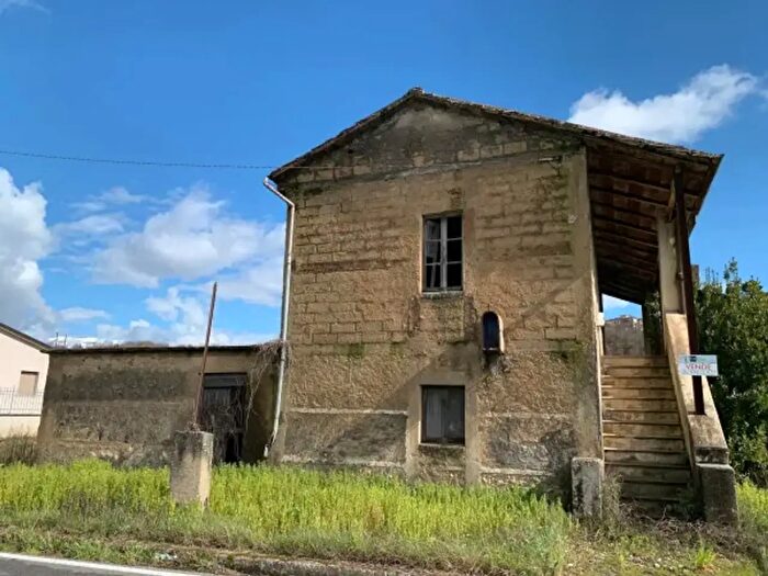 Casa con 6 locali in vendita in Via San Paolo, Castelliri