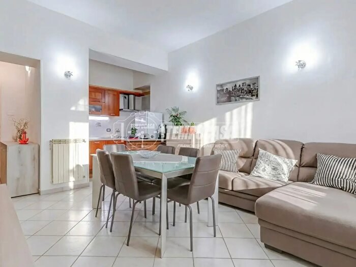 Appartamento trilocale in vendita in Via Guglielmo Marconi, Varano Borghi