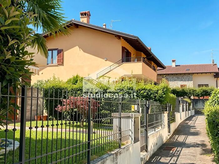 Appartamento con 5 locali in vendita in Giovanni da Verrazzano, Albano Sant'Alessandro