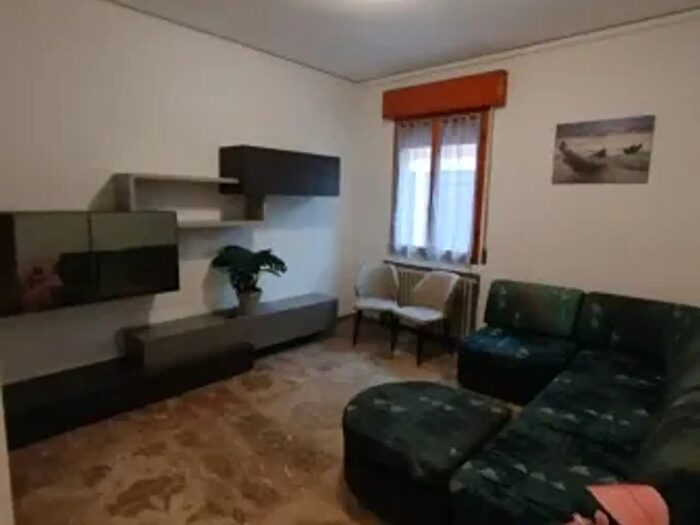 Casa trilocale in vendita in Carpi