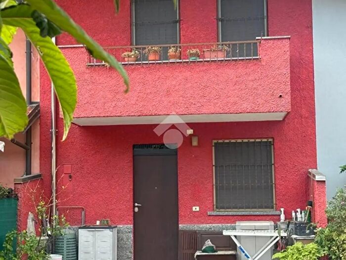 Casa trilocale in vendita in Via Cesare Battisti, Rho