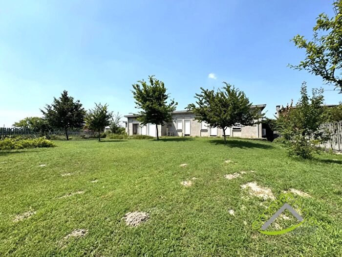 Casa con 6 locali in vendita in Via Botte, Fiesso DArtico