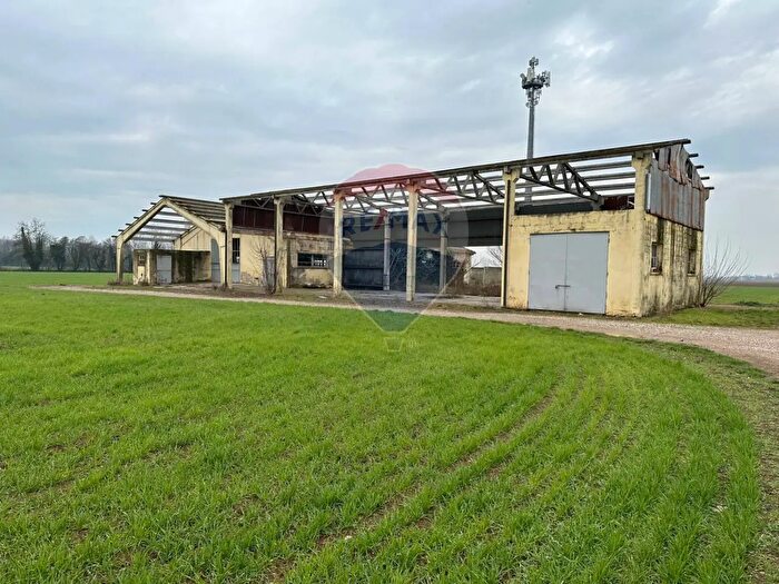 Casa bilocale in vendita in Strada Santa Maddalena, Porto Mantovano