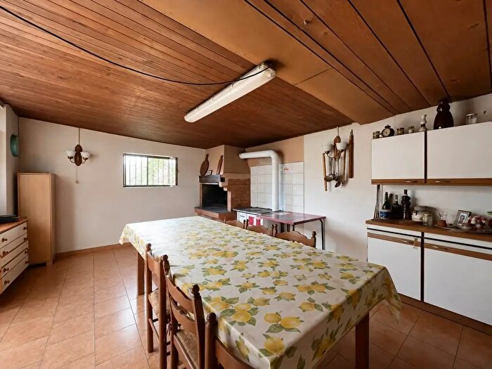 Casa con 6 locali in vendita in Via Visan, Malo
