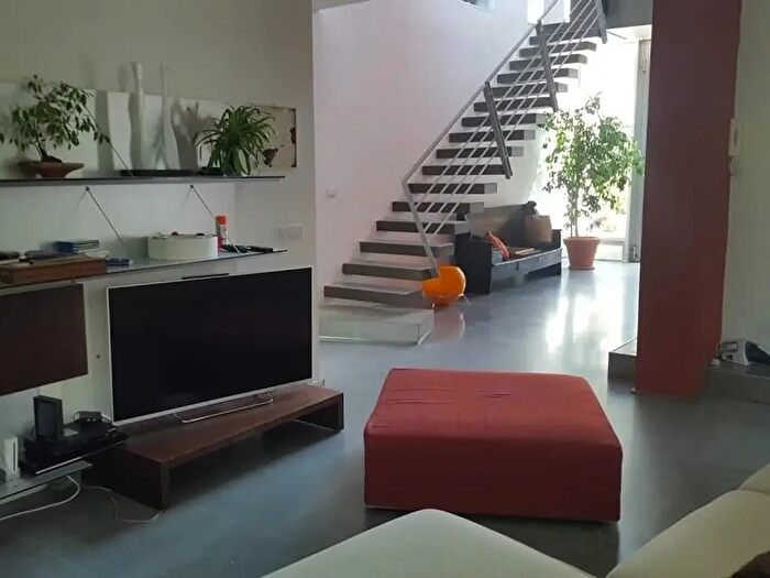 Casa con 14 locali in vendita in Carrara