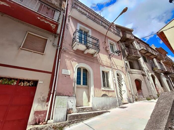 Casa trilocale in vendita in Via San Carlo, Castroreale