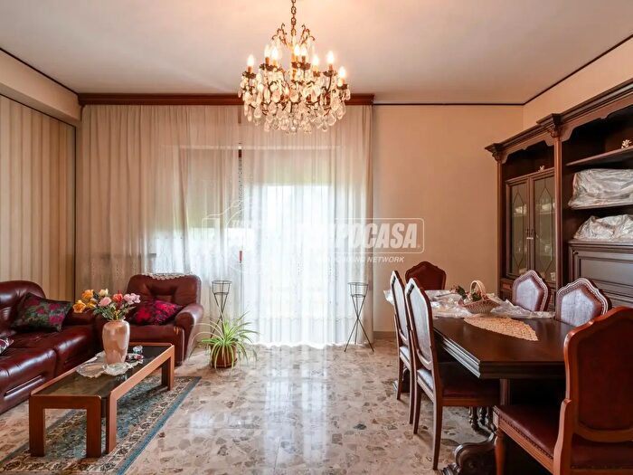 Appartamento quadrilocale in vendita in Borgo Santa Croce, Macerata