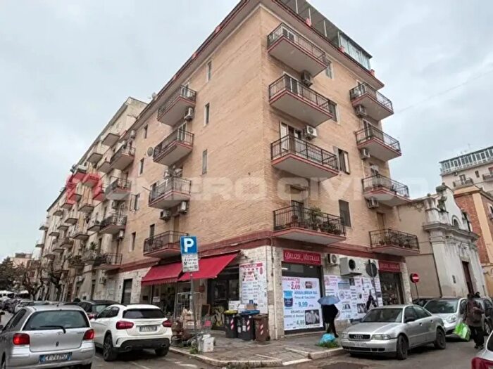 Appartamento trilocale in vendita in Via Luigi Zuppetta, Foggia