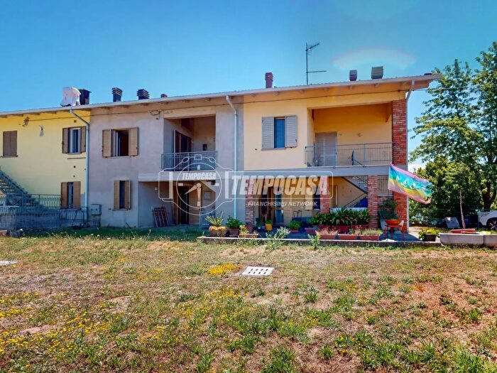 Appartamento trilocale in vendita in Via Riva, Montese