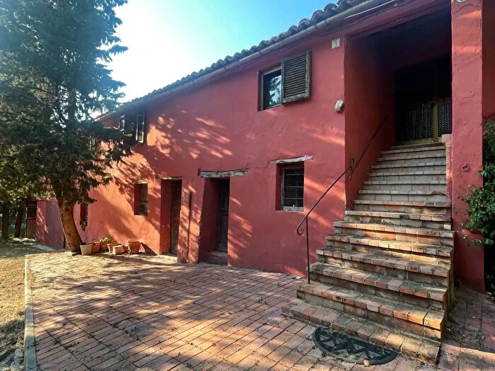 Casa con 13 locali in vendita in Contrada Fossato, Montecarotto