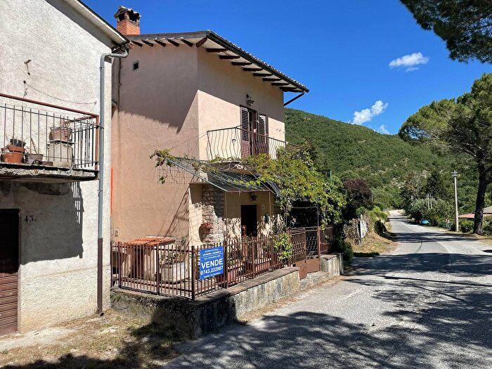 Casa con 7 locali in vendita in Cerreto di SpoletoRocchetta, Cerreto Di Spoleto