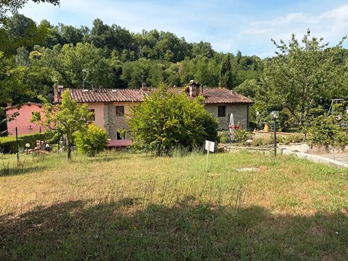 Casa con 6 locali in vendita in Montelungo, Terranuova Bracciolini