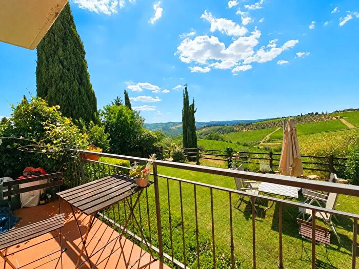 Appartamento con 5 locali in vendita in Greve In Chianti