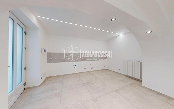 Appartamento trilocale in vendita in Via Basilio Bona, Caselle Torinese