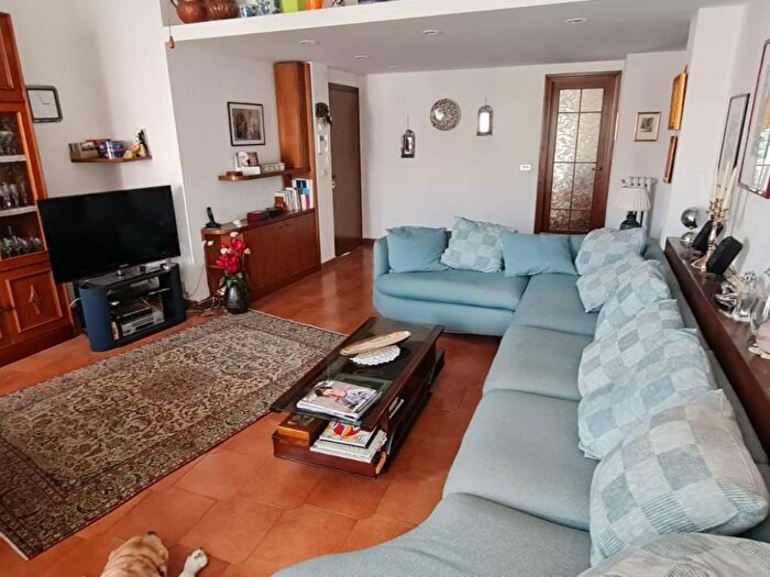 Appartamento quadrilocale in affitto in Viale Legioni Romane, Primaticcio, Milano