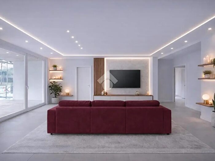 Appartamento quadrilocale in vendita in Via Catullo, Castelnuovo Del Garda