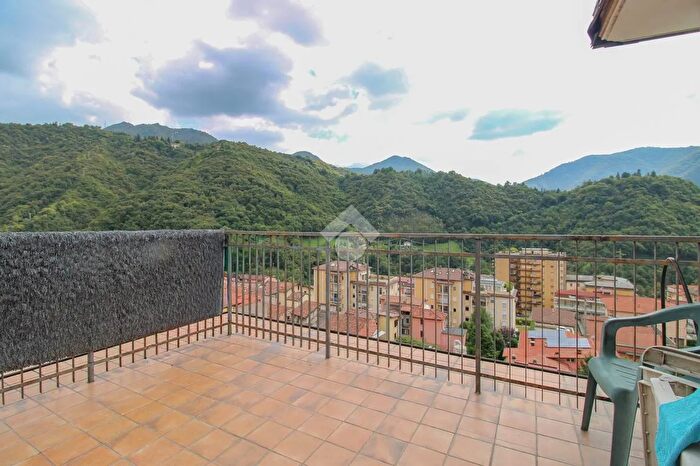 Appartamento trilocale in vendita in Via Trieste, Lumezzane