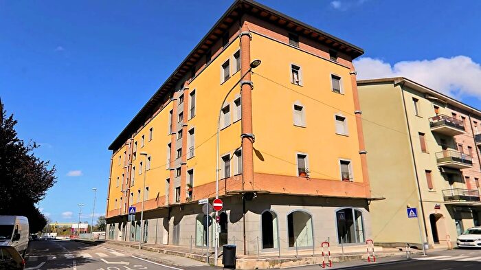 Appartamento trilocale in vendita in Via Firenze, Bastia Umbra