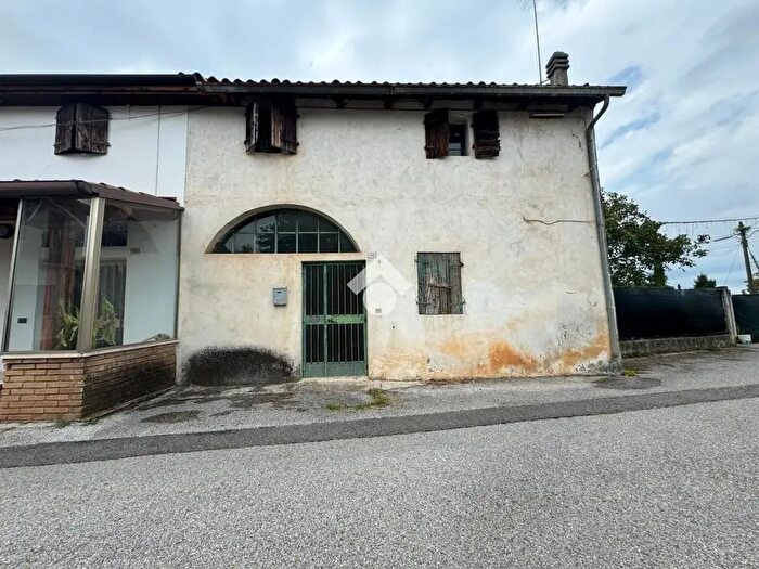 Casa quadrilocale in vendita in Via Lavaio, Volpago Del Montello