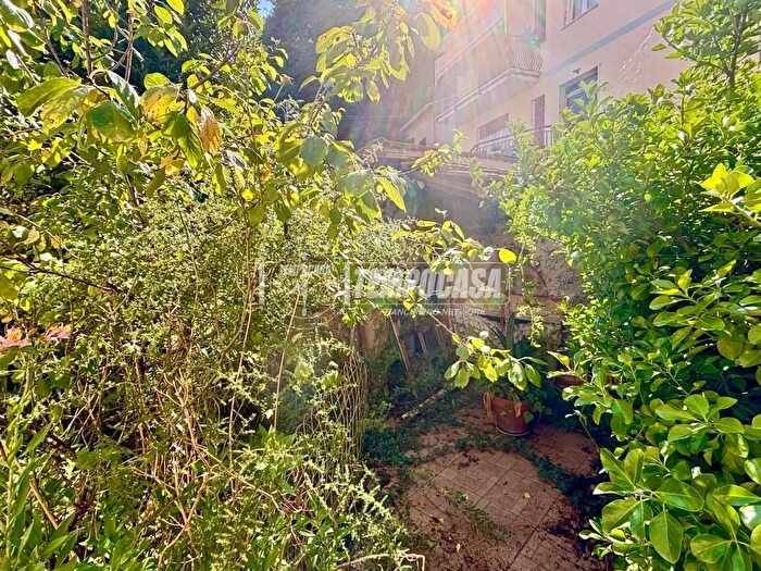 Appartamento bilocale in vendita in Via Alcide De Gasperi, Casarza Ligure