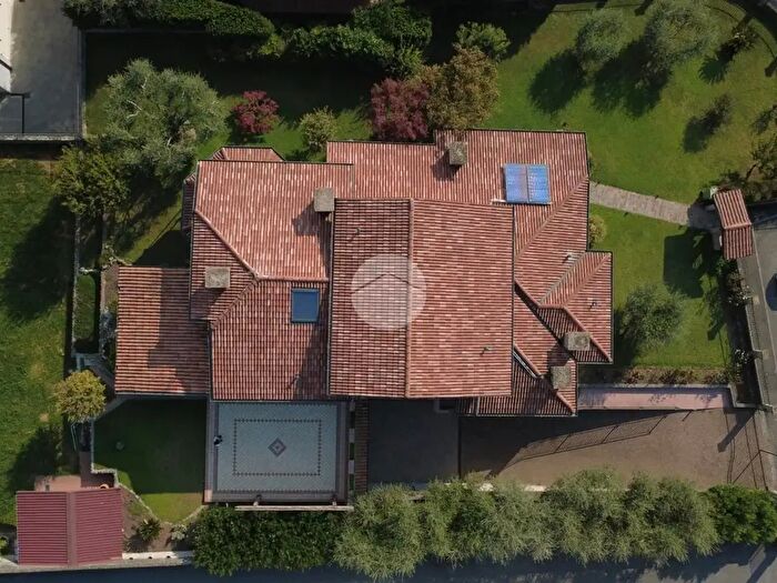 Casa con 6 locali in vendita in Piazza Libertà, Travagliato