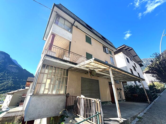 Appartamento quadrilocale in vendita in Via Ezio Vanoni, Sondalo