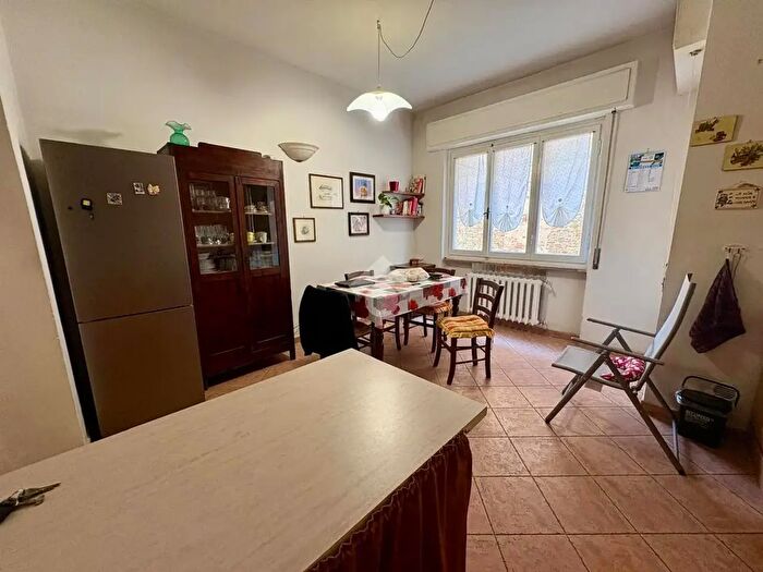 Appartamento quadrilocale in vendita in Via Carlo Pucci, Lastra A Signa