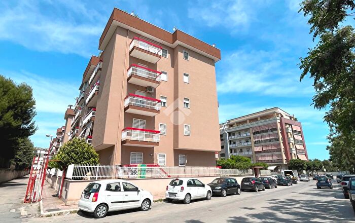 Appartamento quadrilocale in vendita in Via delle Tufare, Trani