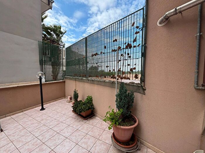 Appartamento con 5 locali in vendita in Via Fratelli Maraglino, Massafra