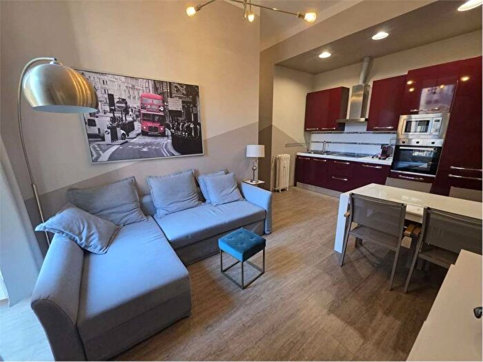 Appartamento bilocale in affitto in Via Montebello, Turati, Milano