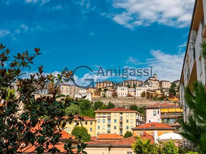 Appartamento quadrilocale in vendita in Viale Vittorio Emanuele II, Bergamo